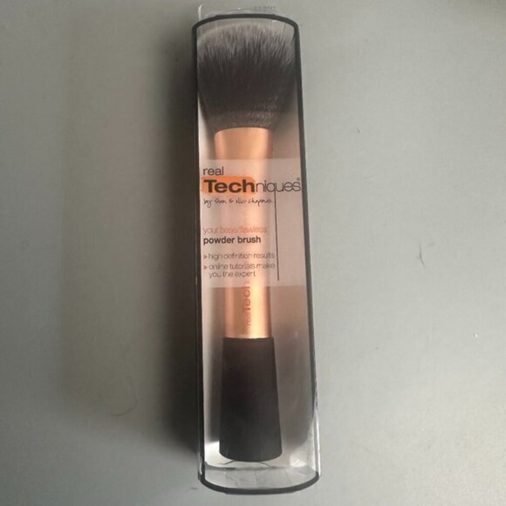 Real Techniques Face Powder Brush Rose Gold by Sam‎ & Nic Stage makeup high tech